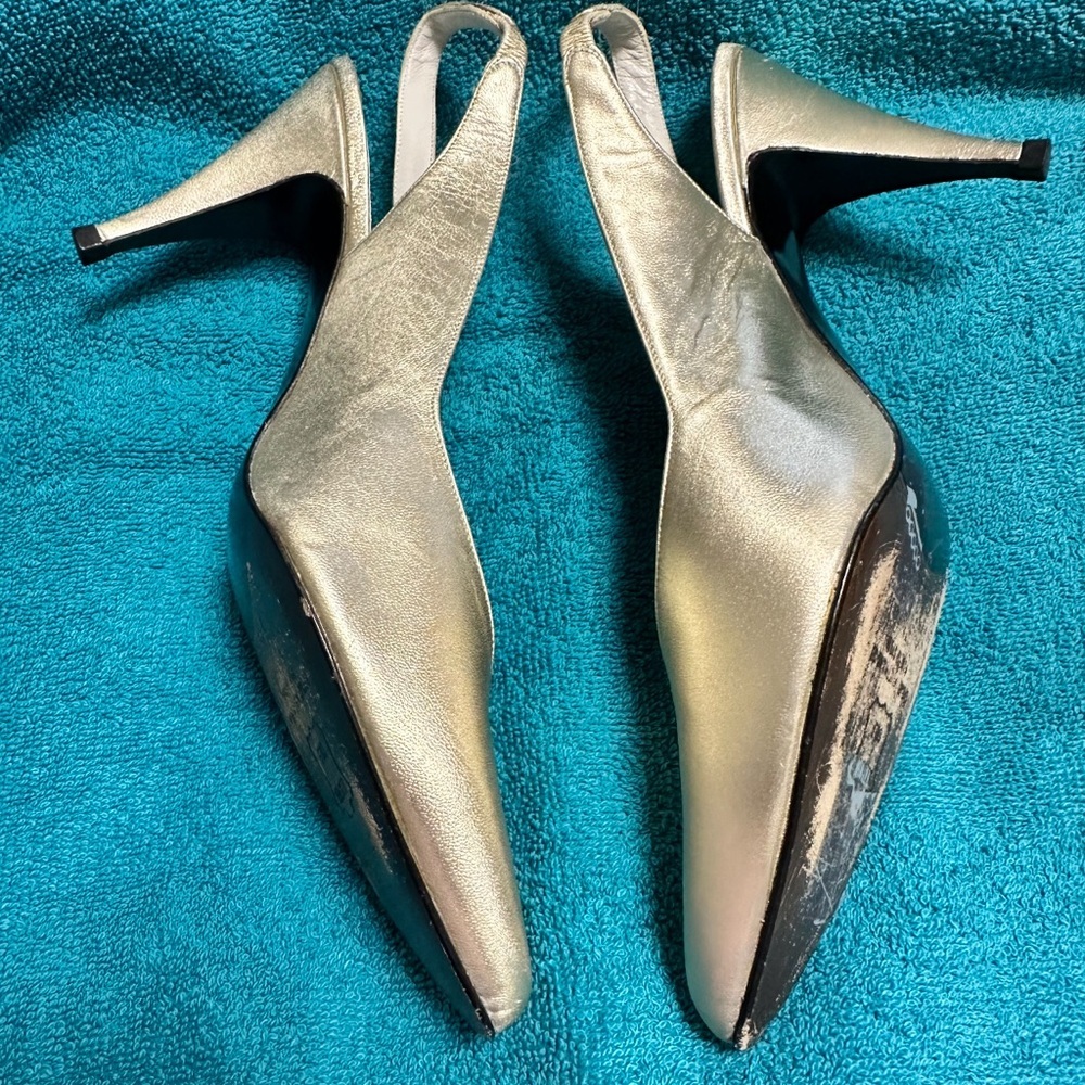 Stuart Weitzman | Gold Heels | size 8 - Picture 6 of 9